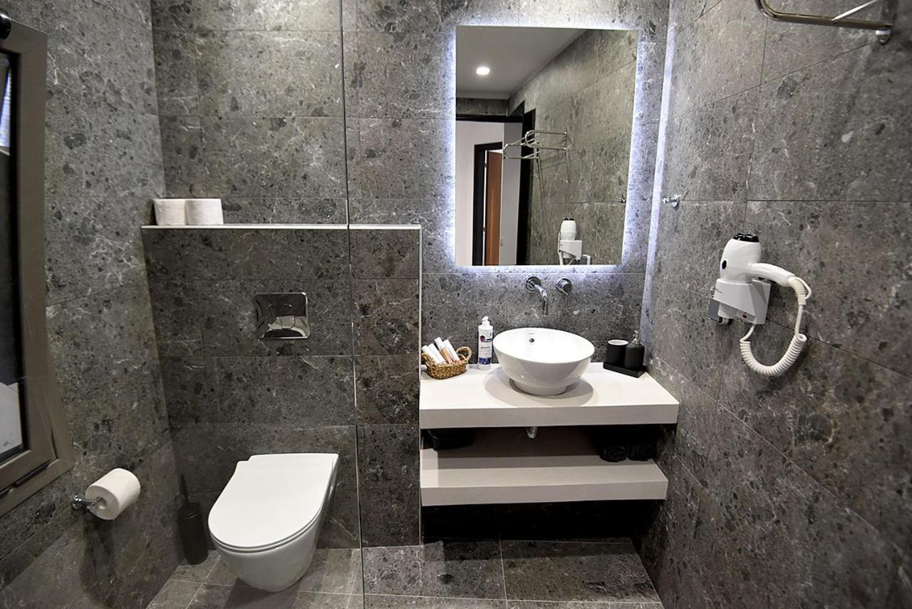 Rose N Stone, Duke, Luxury Apartment *
