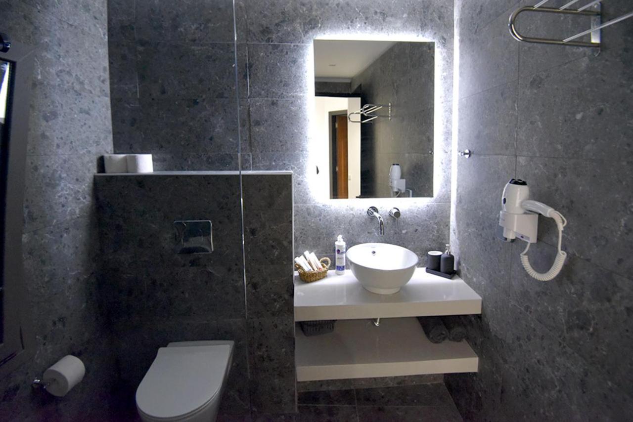 Rose N Stone, Duke, Luxury Apartment Tínos